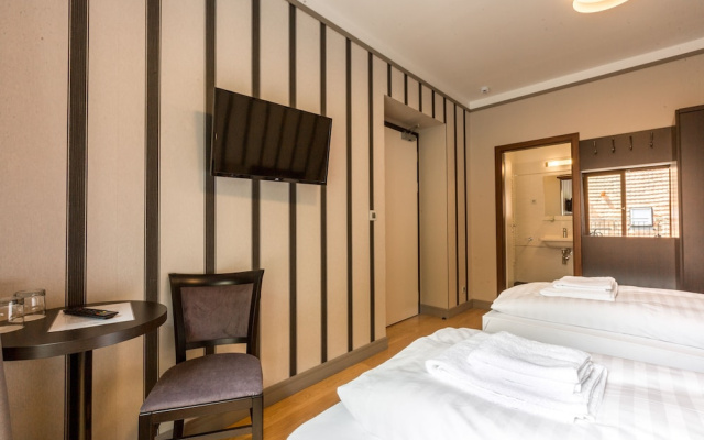 Hotel Mandat