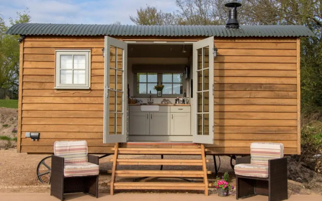 Luxury Shepherds Hut