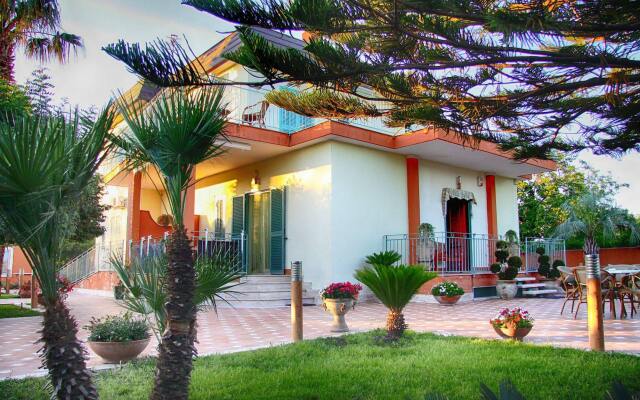 Отель Villa Julia Италия, Помпеи - отзывы, цены и фото номеров - забронировать отель Villa Julia онлайн вид на фасад