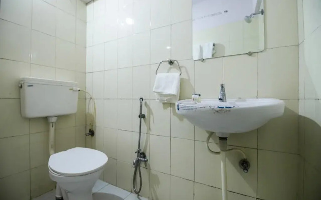 Oyo 23610 Hotel Karani Darshan