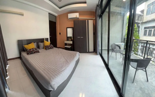 Noc House