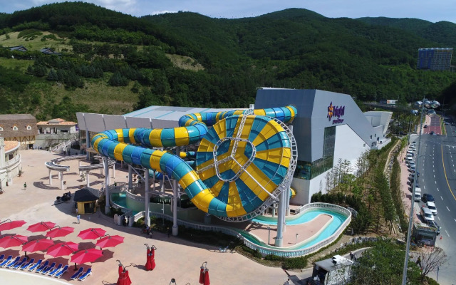 High 1 Convention Hotel