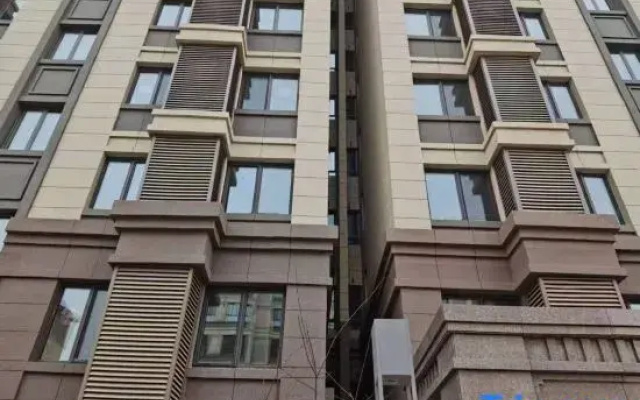 Rongcheng Zehui Apartment (Juxian Garden Branch)