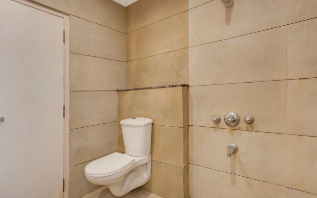 OYO 4477 City Square Hotel