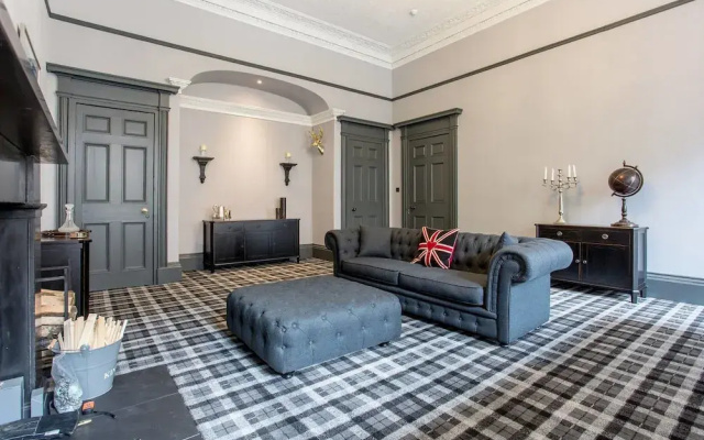 Huge Luxury Townhouse in the City Centre