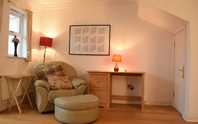 4 Bedroom Apartment With Garden