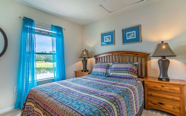 2633 Trafalgar Village