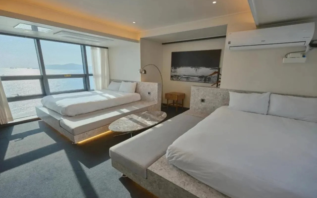 Camellia Hotel
