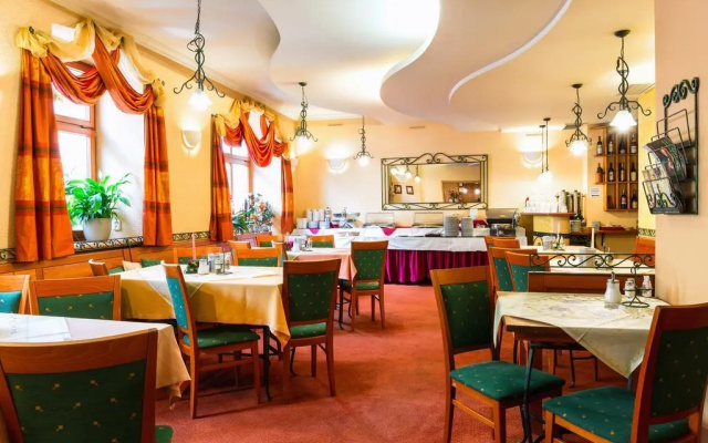 Euro Hostel