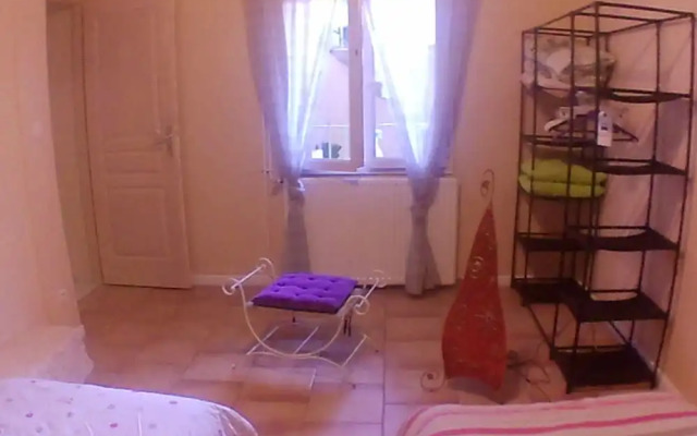 Akila 1