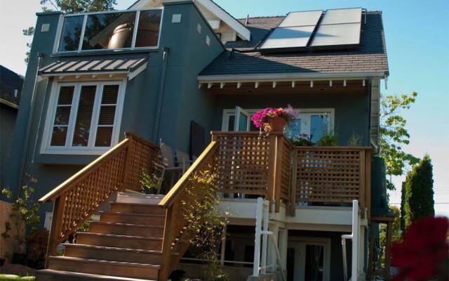 Отель Suite Dreams Vancouver Bed And Breakfast Канада, Ванкувер - отзывы, цены и фото номеров - забронировать отель Suite Dreams Vancouver Bed And Breakfast онлайн вид на фасад