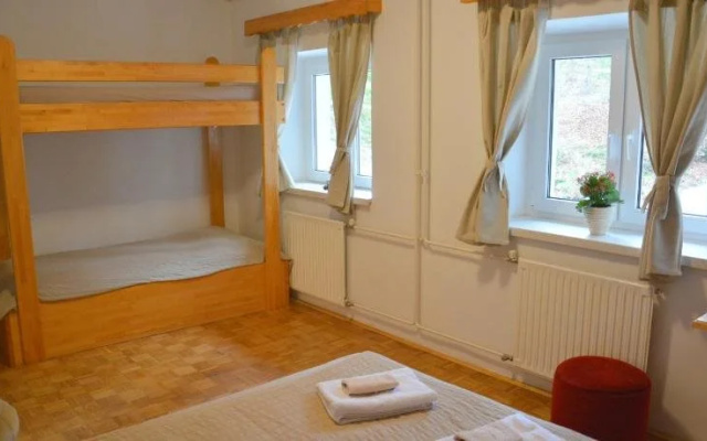 Youth Hostel Barovc