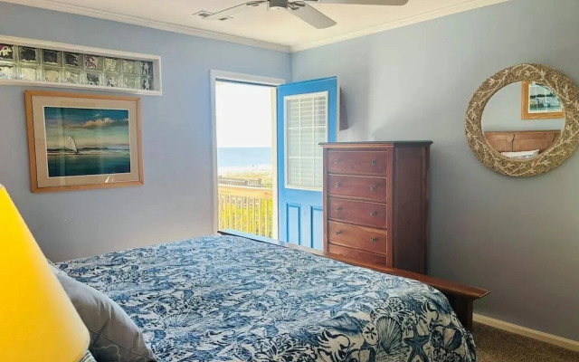 Clamelot 4 Bedroom Home by RedAwning