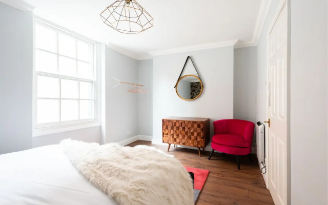 The Old Station House - Stylish & Central 2bdr Apartment