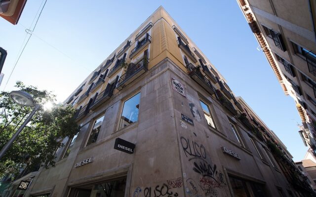 Отель Madrid Centro-Gran Vía вид на фасад