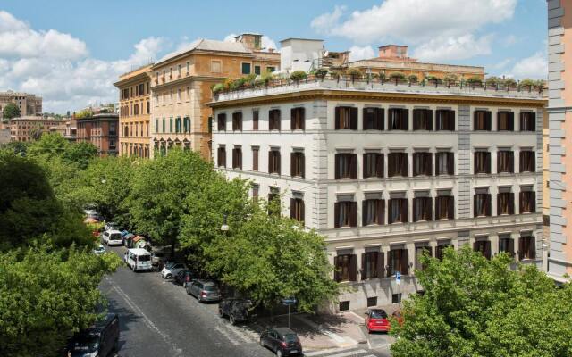 Atlante Garden Hotel вид на фасад