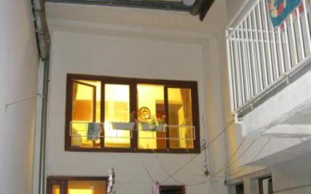 Hostel Oasis вид на фасад