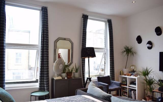 Апартаменты 3 Bedroom Apartment in North London комната для гостей