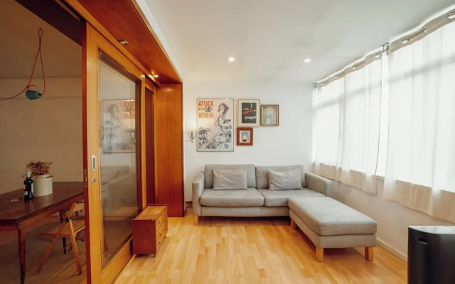 Sunny & Bright Duplex by Vacationy
