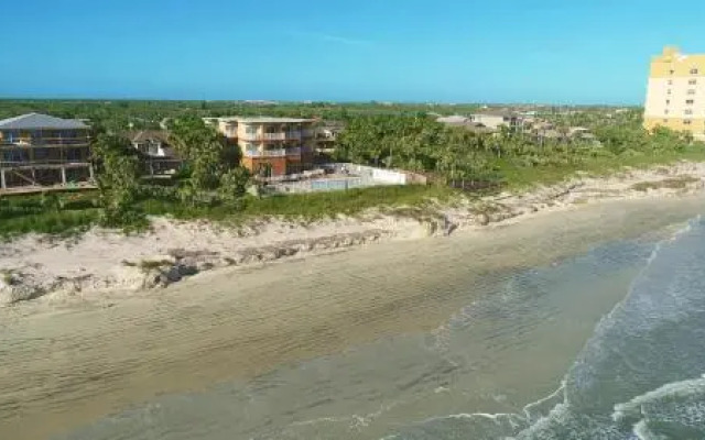 Sunisands Ocean Front Resort