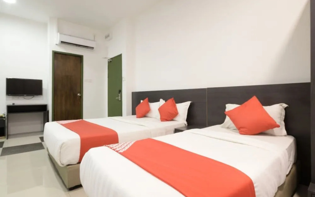 OYO 818 Hotel 11