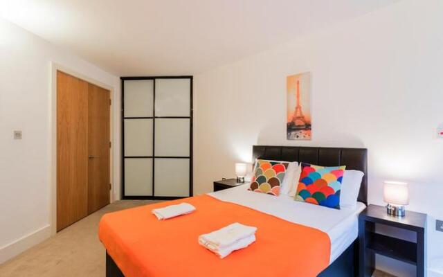 Апартаменты Oxford Apartments Лондон вид на фасад