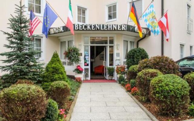 Отель Boutique Hotel Beckenlehner Германия, Унтерхахинг - отзывы, цены и фото номеров - забронировать отель Boutique Hotel Beckenlehner онлайн вид на фасад