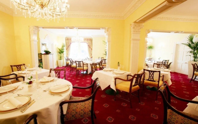 Grand Hotel
