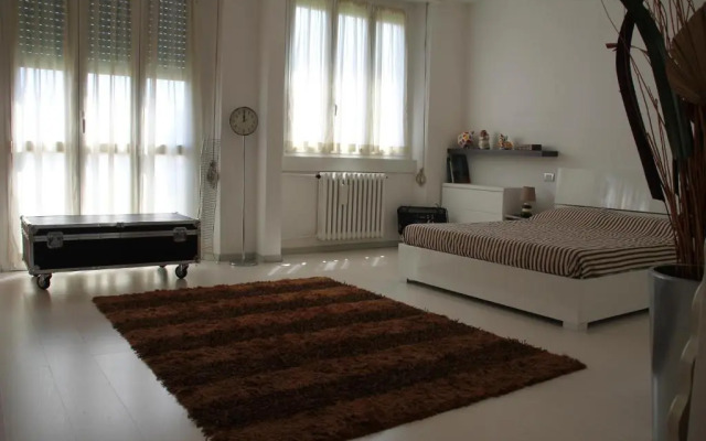 Expo Suite In Town