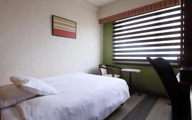 Hotel Claiton Shin-Osaka