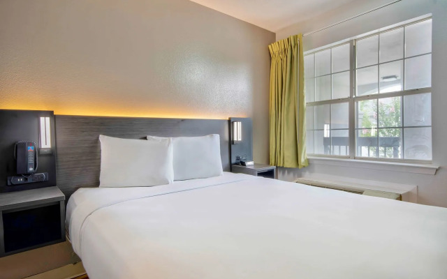 Studio 6 Extended Stay - San Antonio, TX - Medical Center