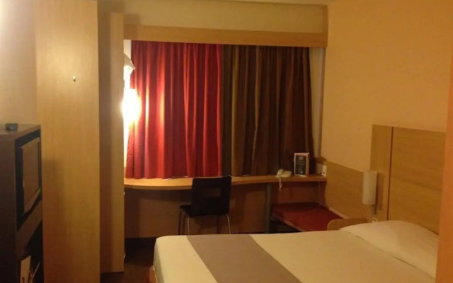 Hotel Ibis Lins