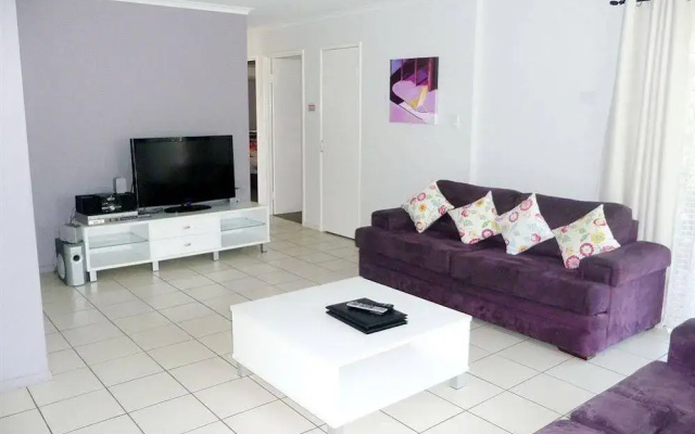 The Shores Holiday Apartments