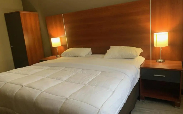 Sky Hotel Flushing/LaGuardia Airport