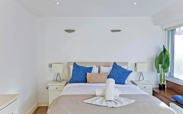 Imperial Queensway Apartment