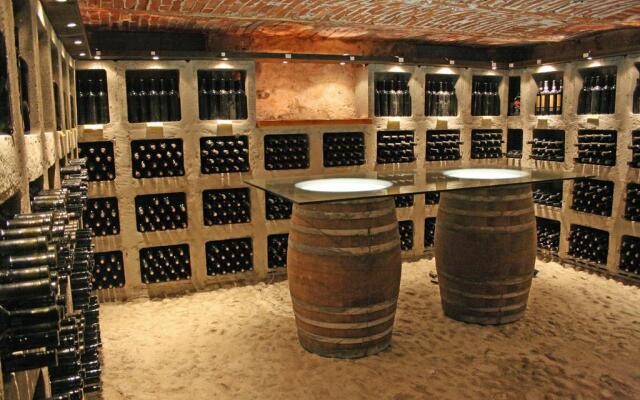 Cantina Anzivino Affittacamere In Gattinara Italy From 157