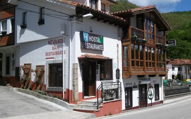 Отель Hostal Restaurante Nevandi вид на фасад