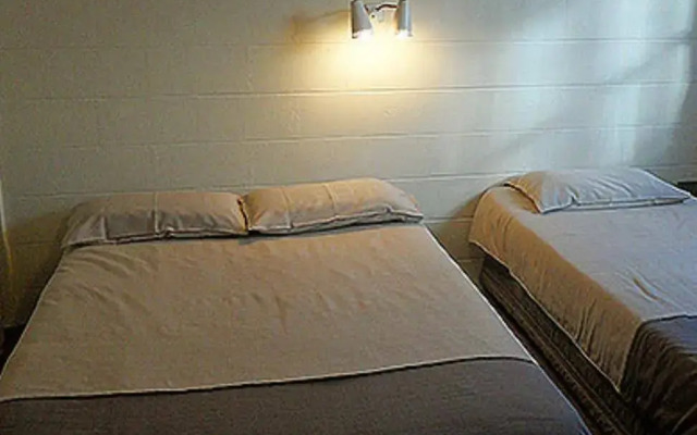 Manhattan Motel