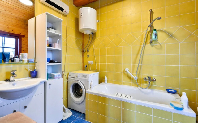 Beautiful Home in Paruzevina With Jacuzzi, Wifi and 1 Bedrooms