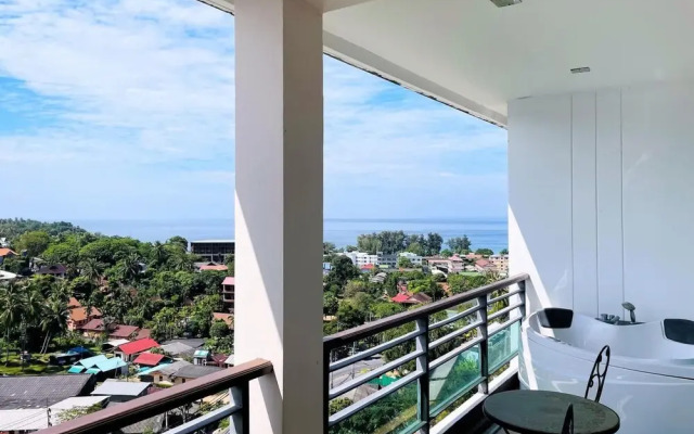Top floor sea view apartment at Sea & Sky Condo
