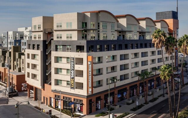 Отель Global Luxury Suites at Wilshire США, Лос-Анджелес - отзывы, цены и фото номеров - забронировать отель Global Luxury Suites at Wilshire онлайн вид на фасад