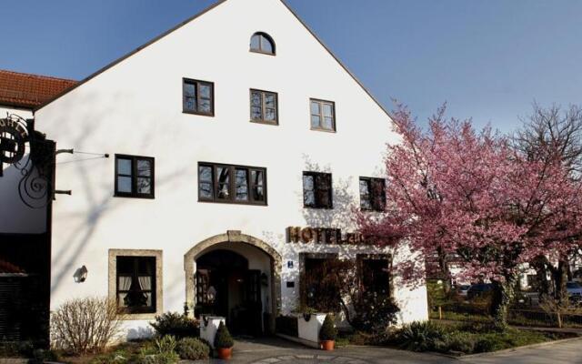 Hotel Zur Mühle Исманинг вид на фасад
