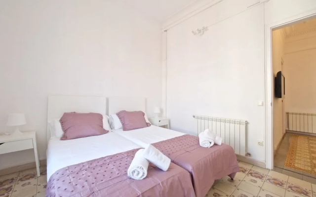 Gaudi Eixample Apartment