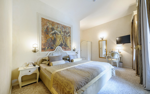 Heritage Hotel Life Palace