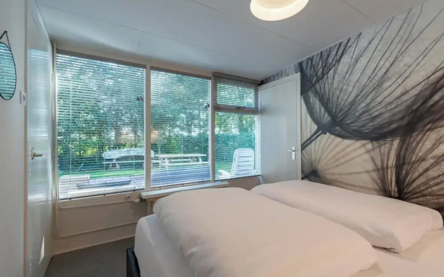 Bungalow Sint Maartenszee Near Beach