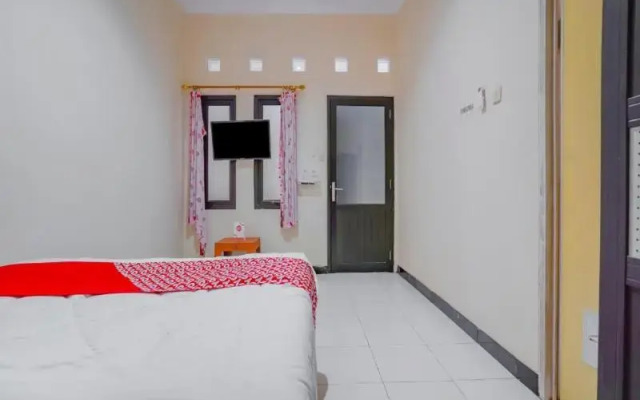 OYO 90346 Guest House Citra Pemuda