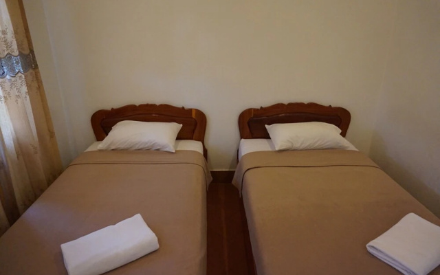 Sene Huaphanh Guest House