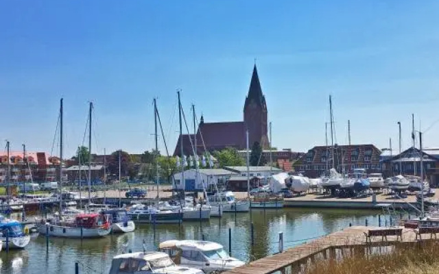 FLOATING HOUSES Classic _ _Schwimm