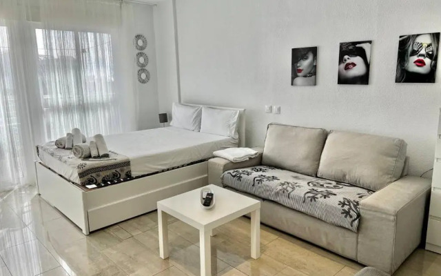 Riscal 6 by United Renters