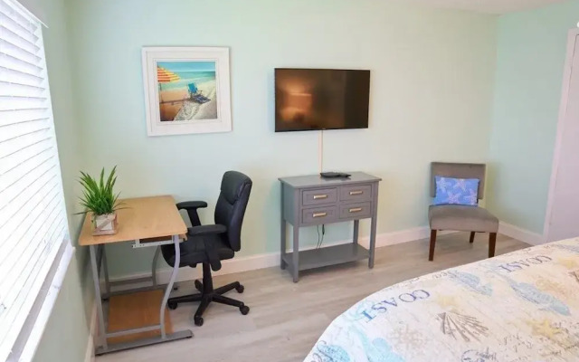 Four Winds F8 2 Bedroom Condo by Redawning, St. Augustine